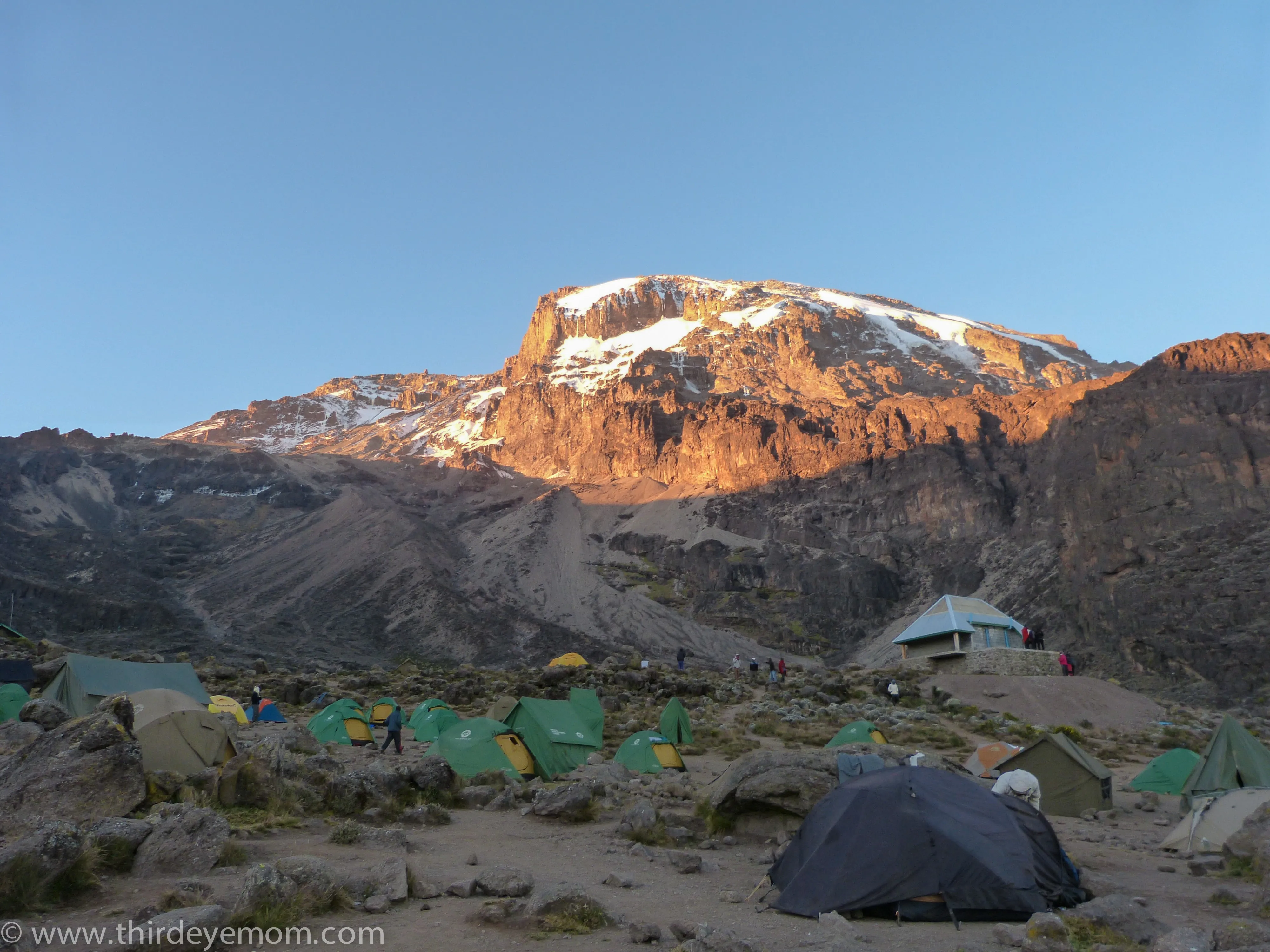 4 TREKKING FROM SHIRA 2 CAMP TO THE LAVA TOWER AND DESCENT TO BARRANCO