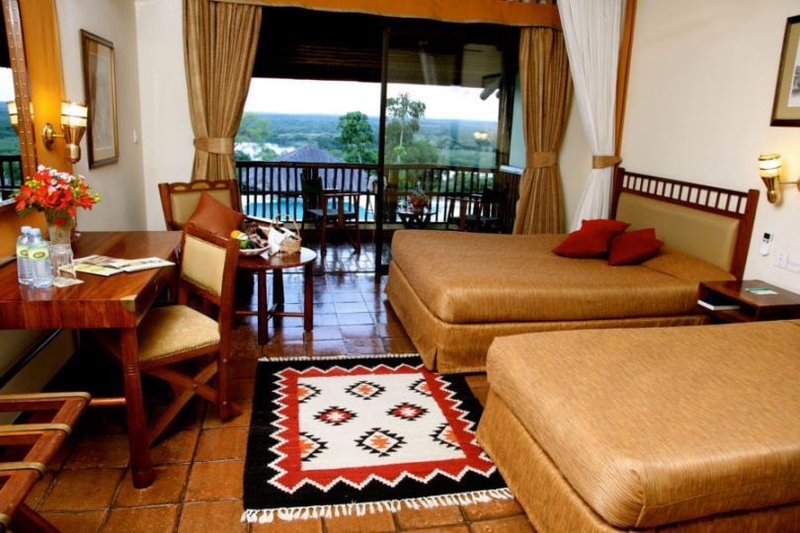 Paraa Safari Lodge
