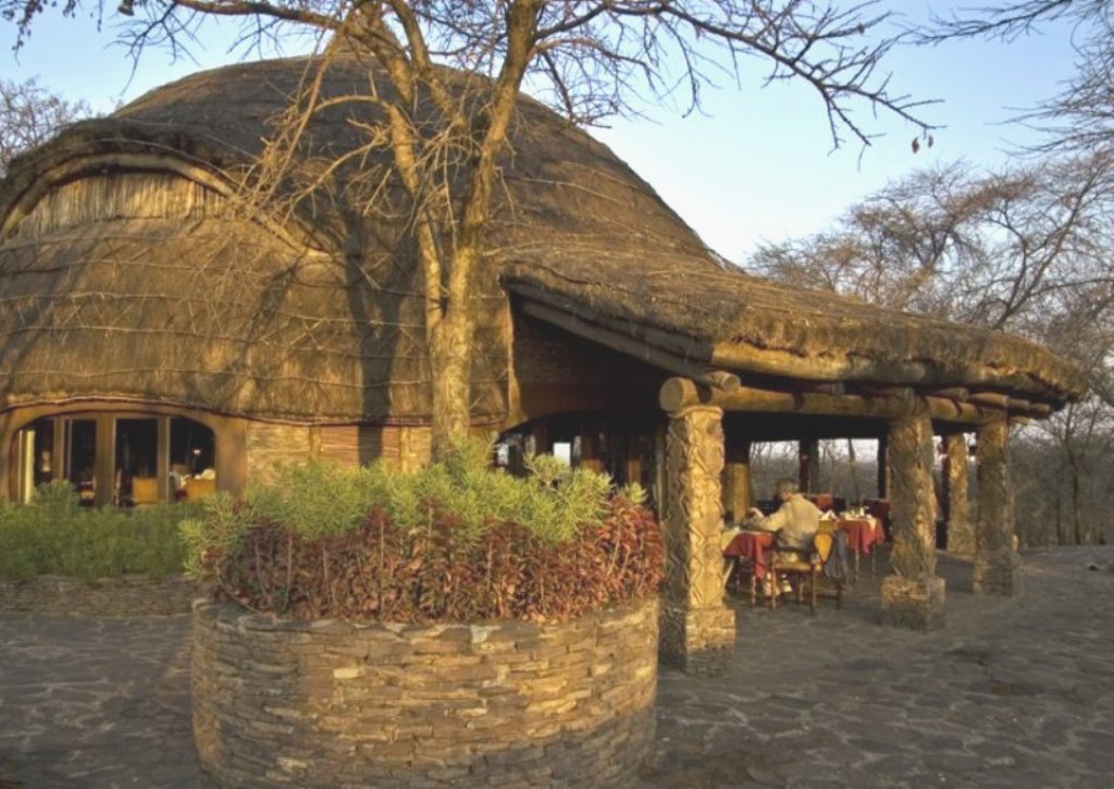  Serengeti Serena Safari Lodge